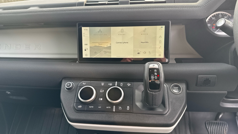 Land Rover Defender 90 Diesel 3.0 D200 Hard Top Auto